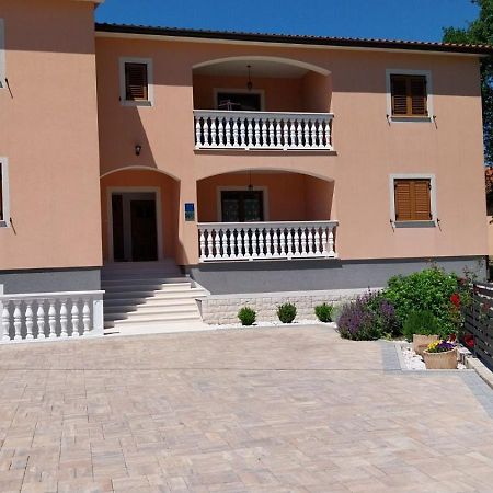 Apartmani Marica Plomin Exteriör bild
