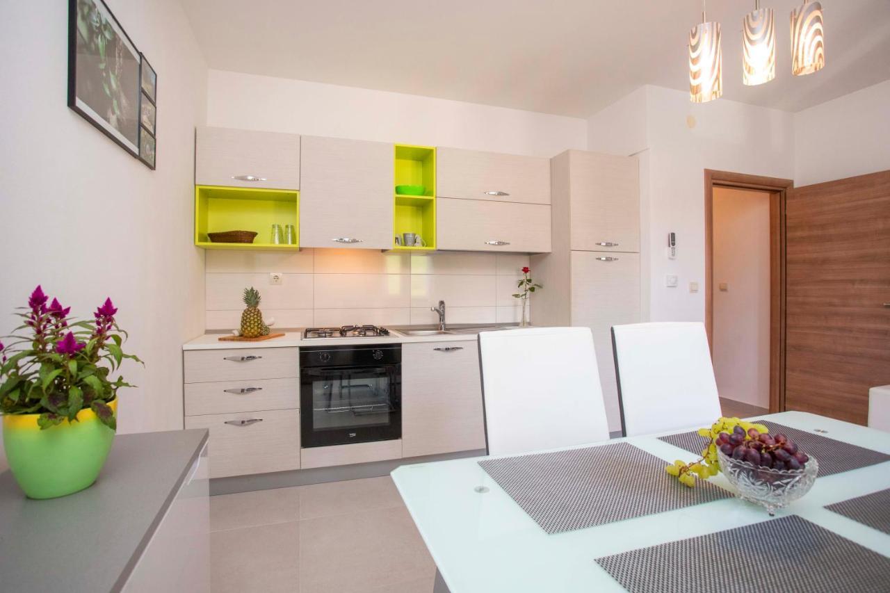Apartmani Marica Plomin Exteriör bild