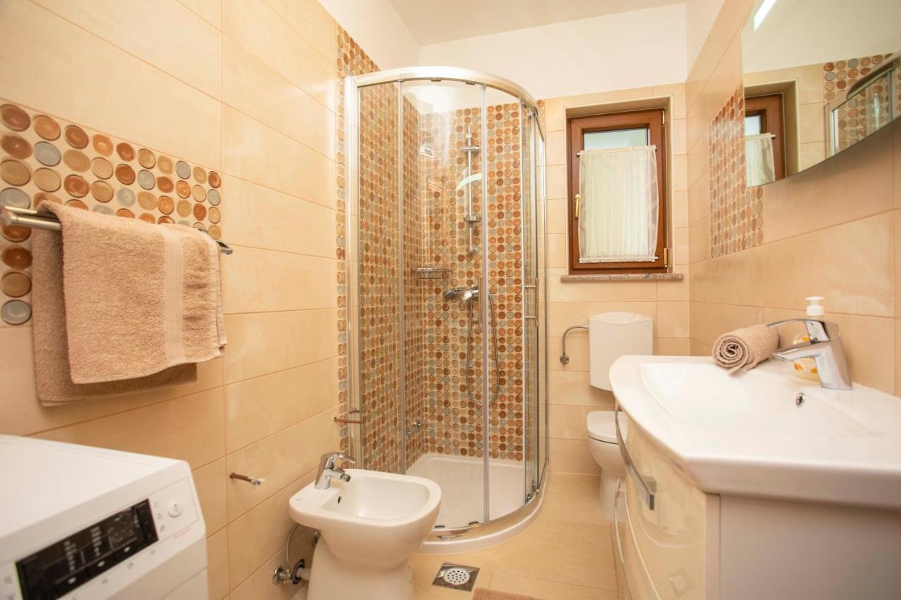 Apartmani Marica Plomin Exteriör bild