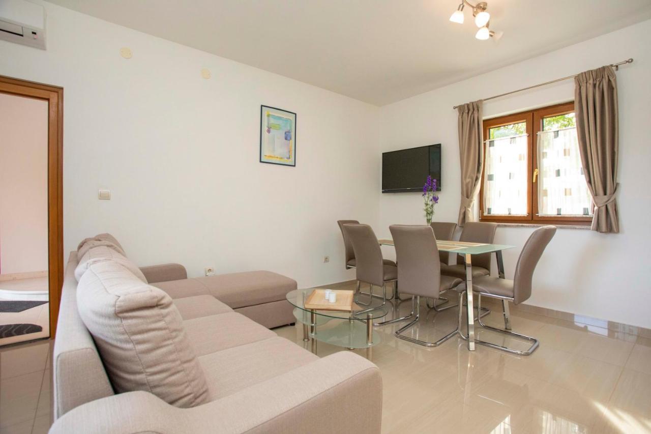 Apartmani Marica Plomin Exteriör bild