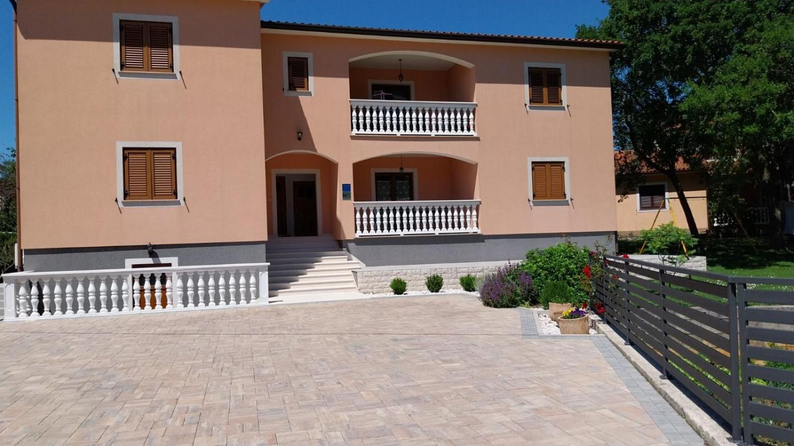 Apartmani Marica Plomin Exteriör bild